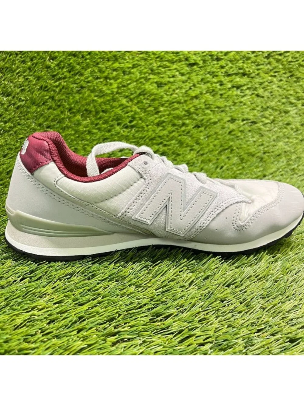 New Balance 996 Womens Size 6.5 Gray Burgundy Athletic Running Shoes Sneakers